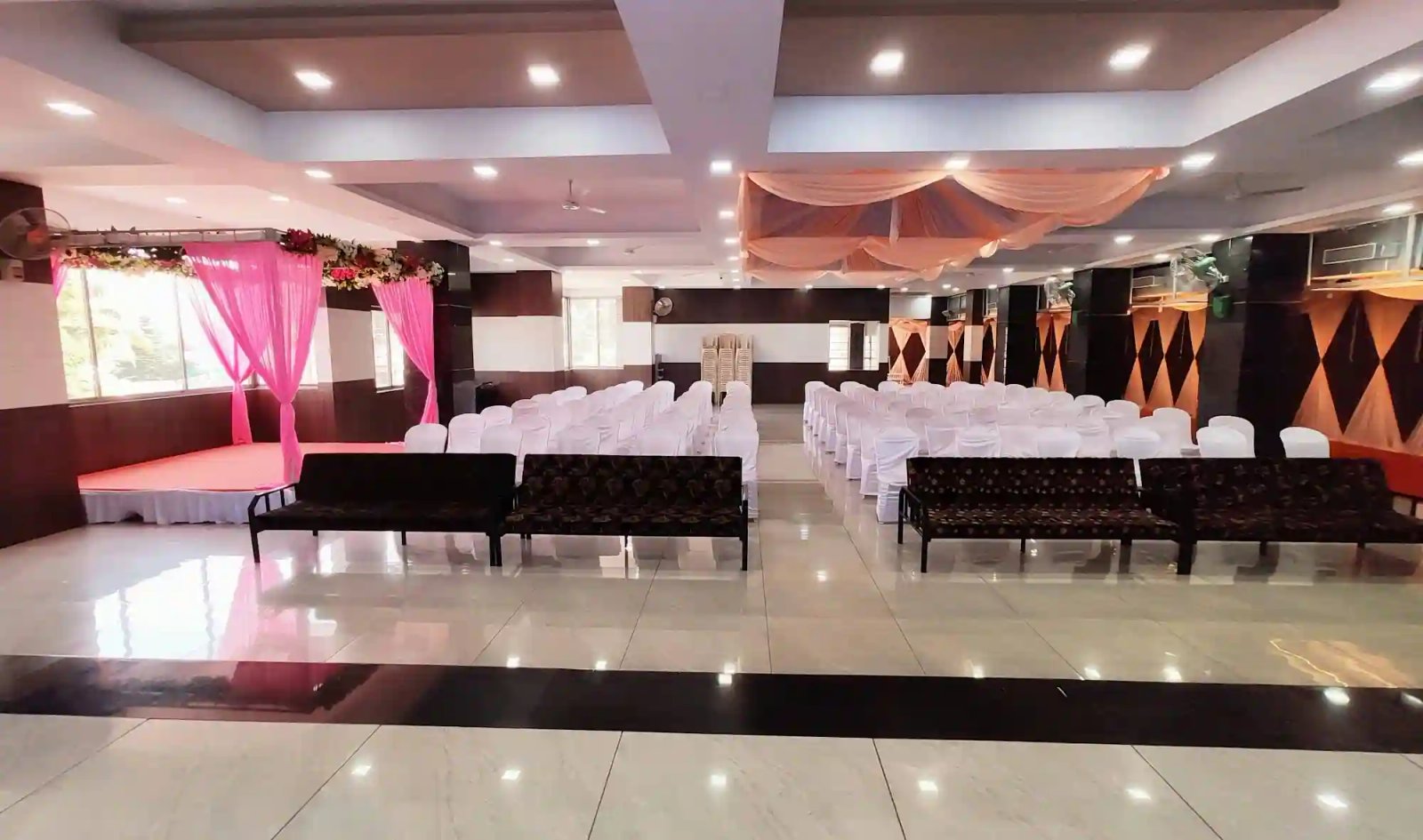 Banquet hall full view